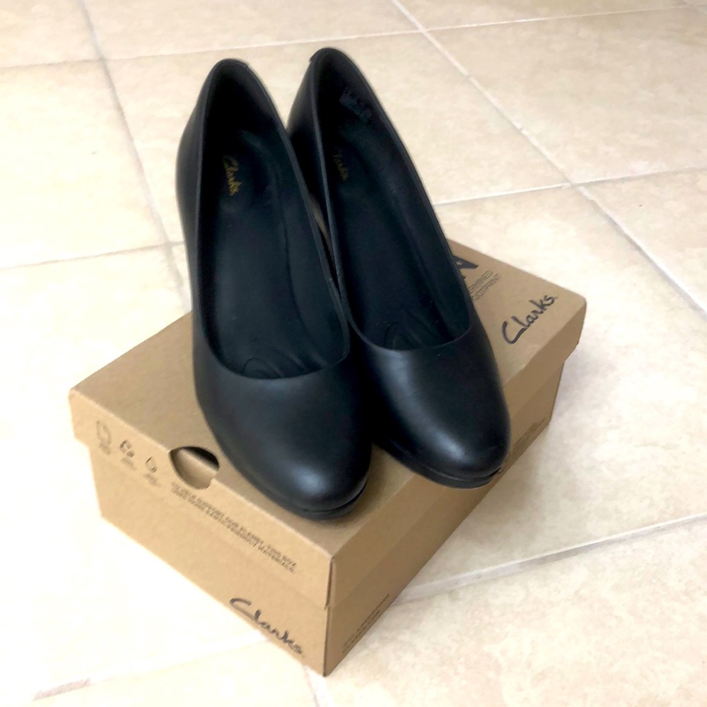 Clark’s ladies sz 7M US Kendra
